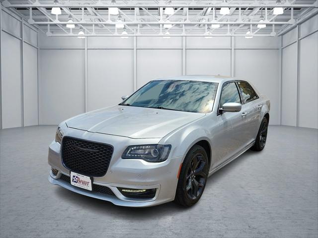 2022 Chrysler 300 Touring-L