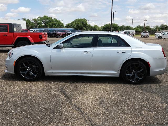 2022 Chrysler 300 Touring-L