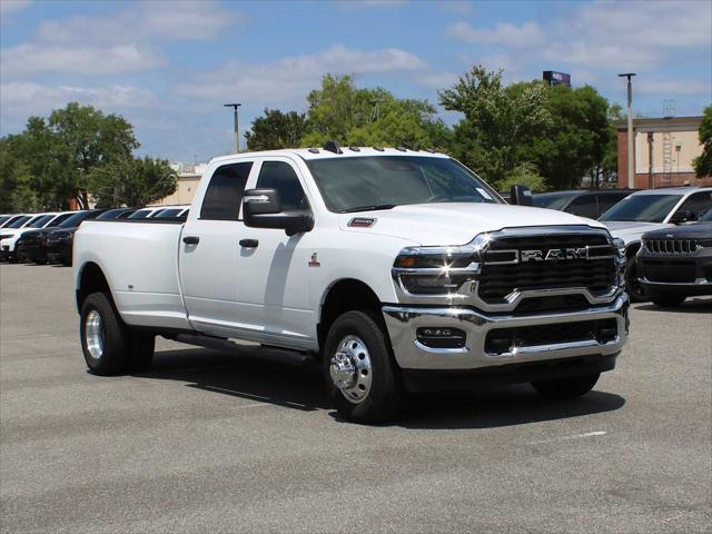 2025 RAM Ram 3500 RAM 3500 TRADESMAN CREW CAB 4X4 8 BOX