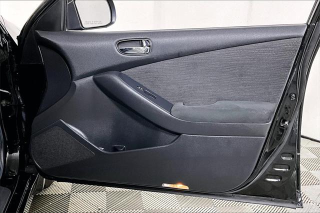 Used 2011 Nissan Altima For Sale in OLIVE BRANCH, MS