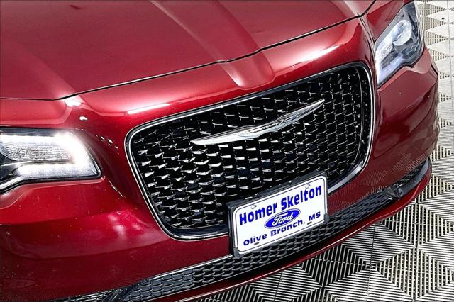 Used 2018 Chrysler 300 For Sale in Millington, TN