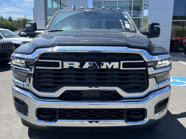 2025 RAM Ram 3500 Chassis Cab RAM 3500 TRADESMAN CREW CAB CHASSIS 4X4 60 CA 2025 RAM Ram 3500 Chassis Cab RAM 3500 TRADESMAN CREW CAB CHASSIS 4X4 60 CA