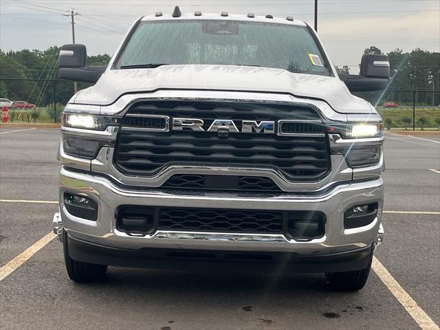 2025 RAM Ram 3500 Chassis Cab RAM 3500 TRADESMAN CREW CAB CHASSIS 4X4 60 CA