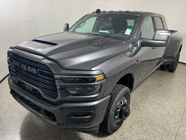 2025 RAM Ram 3500 RAM 3500 LARAMIE MEGA CAB 4X4 64 BOX