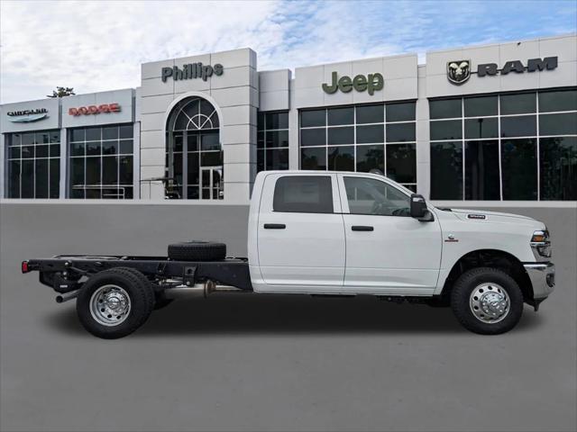 2025 RAM Ram 3500 Chassis Cab RAM 3500 TRADESMAN CREW CAB CHASSIS 4X4 60 CA