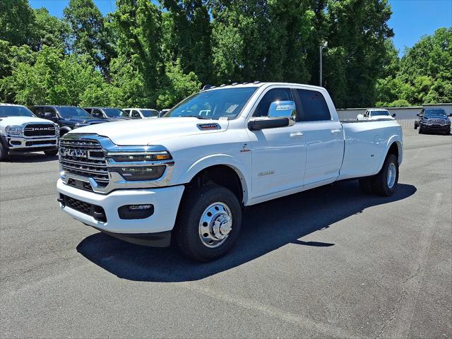 2025 RAM Ram 3500 RAM 3500 LIMITED LONGHORN CREW CAB 4X4 8 BOX