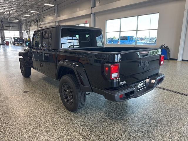 2025 Jeep Gladiator GLADIATOR SPORT S 4X4