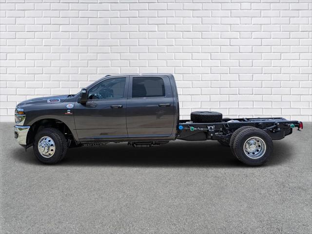 2025 RAM Ram 3500 Chassis Cab RAM 3500 TRADESMAN CREW CAB CHASSIS 4X4 60 CA