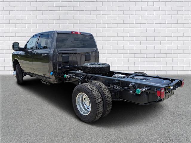 2025 RAM Ram 3500 Chassis Cab RAM 3500 TRADESMAN CREW CAB CHASSIS 4X4 60 CA