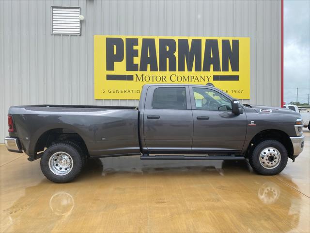 2025 RAM Ram 3500 RAM 3500 TRADESMAN CREW CAB 4X4 8 BOX