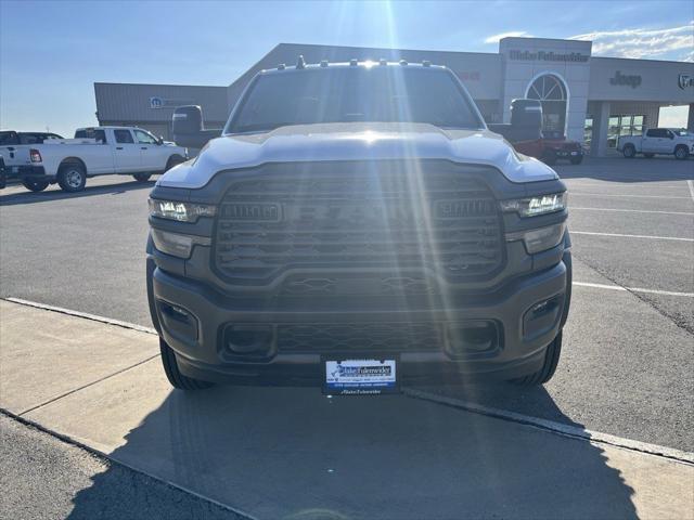 2025 RAM Ram 5500 Chassis Cab RAM 5500 TRADESMAN CHASSIS CREW CAB 4X4 84 CA