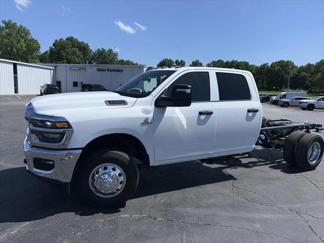 2025 RAM Ram 3500 Chassis Cab RAM 3500 TRADESMAN CREW CAB CHASSIS 4X4 60 CA 2025 RAM Ram 3500 Chassis Cab RAM 3500 TRADESMAN CREW CAB CHASSIS 4X4 60 CA