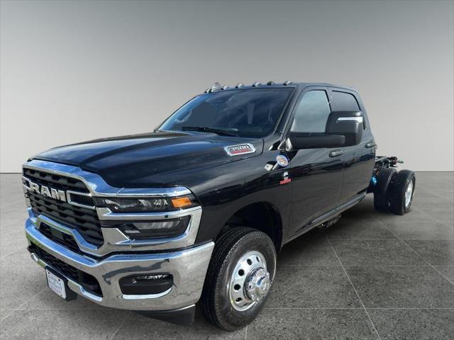 2025 RAM Ram 3500 Chassis Cab RAM 3500 TRADESMAN CREW CAB CHASSIS 4X4 60 CA