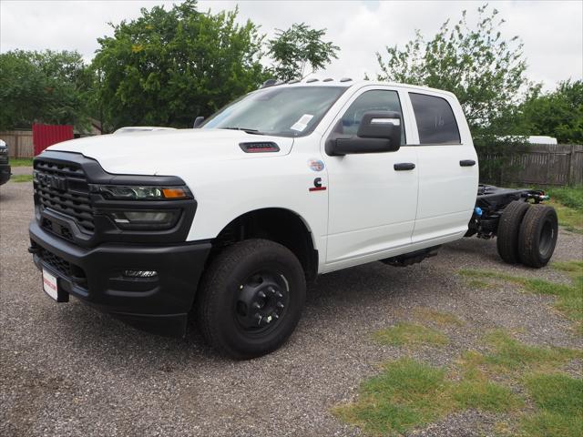 2025 RAM Ram 3500 Chassis Cab RAM 3500 TRADESMAN CREW CAB CHASSIS 4X4 60 CA