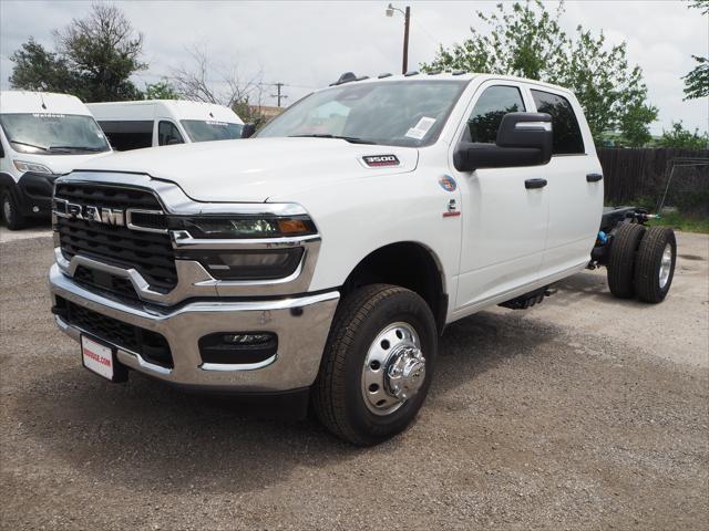 2025 RAM Ram 3500 Chassis Cab RAM 3500 TRADESMAN CREW CAB CHASSIS 4X4 60 CA