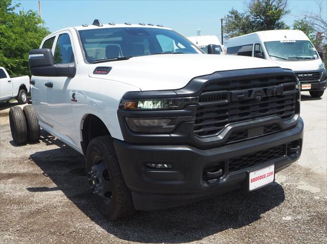 2025 RAM Ram 3500 Chassis Cab RAM 3500 TRADESMAN CREW CAB CHASSIS 4X4 60 CA