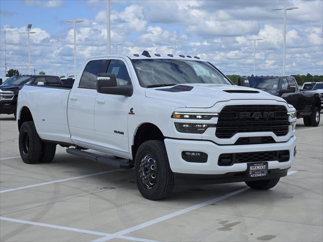 2025 RAM Ram 3500 RAM 3500 LIMITED CREW CAB 4X4 8 BOX