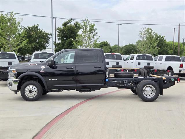 2025 RAM Ram 3500 Chassis Cab RAM 3500 BIG HORN CREW CAB CHASSIS 4X4 60 CA