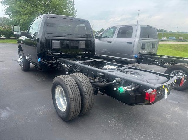 2025 RAM Ram 3500 Chassis Cab RAM 3500 TRADESMAN CHASSIS REGULAR CAB 4X4 60 CA 2025 RAM Ram 3500 Chassis Cab RAM 3500 TRADESMAN CHASSIS REGULAR CAB 4X4 60 CA