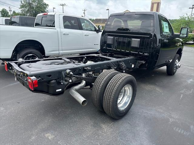 2025 RAM Ram 3500 Chassis Cab RAM 3500 TRADESMAN CHASSIS REGULAR CAB 4X4 60 CA 2025 RAM Ram 3500 Chassis Cab RAM 3500 TRADESMAN CHASSIS REGULAR CAB 4X4 60 CA