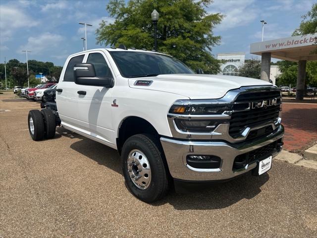 2025 RAM Ram 3500 Chassis Cab RAM 3500 TRADESMAN CREW CAB CHASSIS 4X4 60 CA
