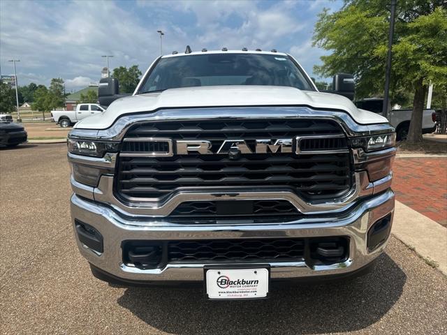 2025 RAM Ram 3500 Chassis Cab RAM 3500 TRADESMAN CREW CAB CHASSIS 4X4 60 CA