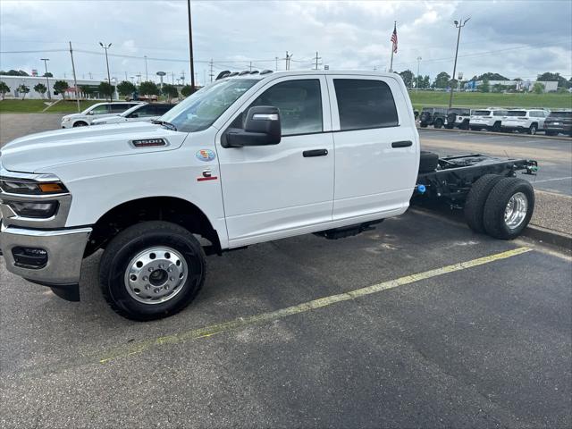 2025 RAM Ram 3500 Chassis Cab RAM 3500 TRADESMAN CREW CAB CHASSIS 4X4 60 CA