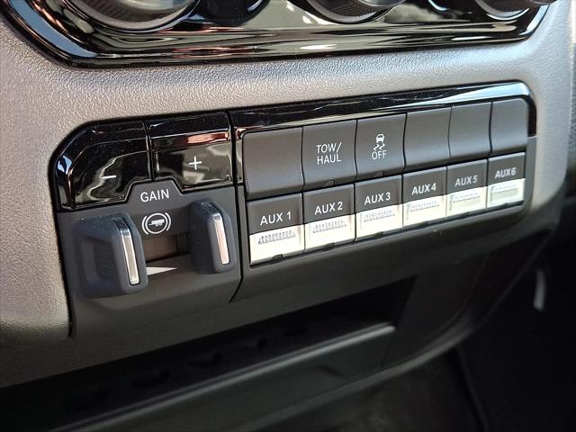 2025 Ram 3500 Big Horn Regular Cab 4x4 8' Box