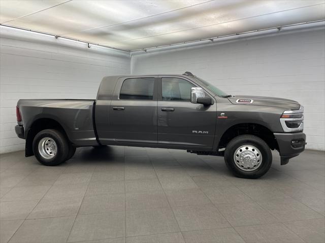 2025 RAM Ram 3500 RAM 3500 LARAMIE MEGA CAB 4X4 64 BOX
