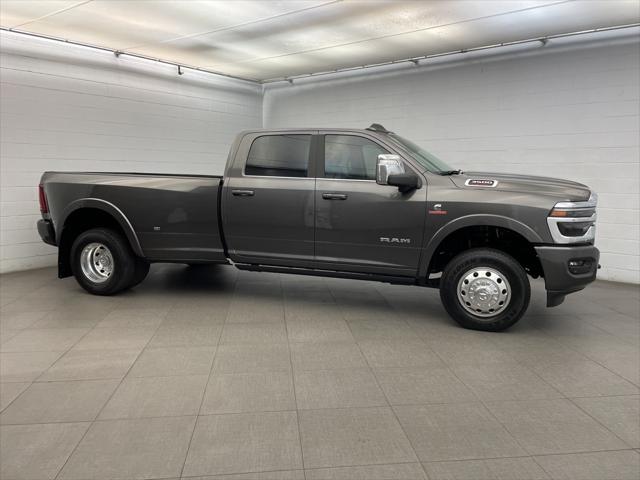 2025 RAM Ram 3500 RAM 3500 LIMITED LONGHORN CREW CAB 4X4 8 BOX