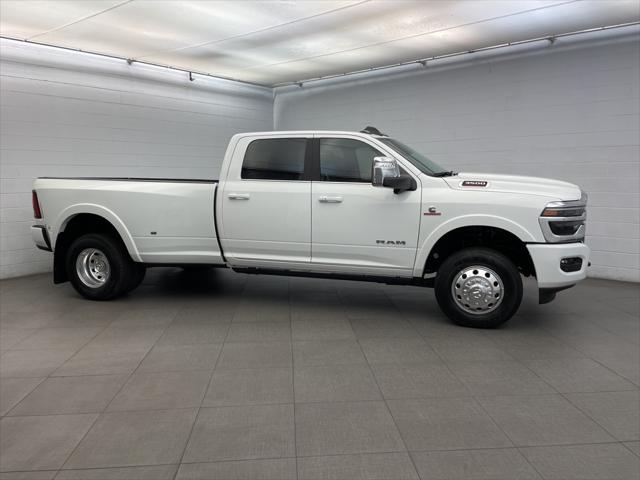 2025 RAM Ram 3500 RAM 3500 LIMITED LONGHORN CREW CAB 4X4 8 BOX
