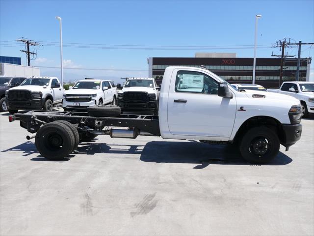 2025 RAM Ram 3500 Chassis Cab RAM 3500 TRADESMAN CHASSIS REGULAR CAB 4X4 84 CA