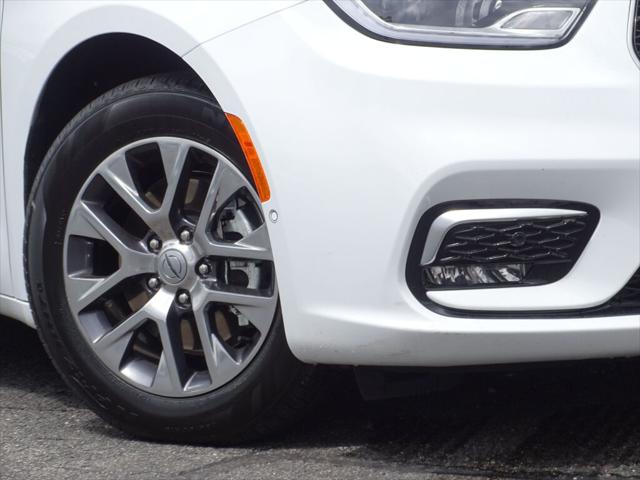2024 Chrysler Pacifica Hybrid Pinnacle
