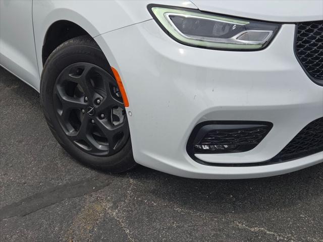 2024 Chrysler Pacifica Hybrid Premium S Appearance Pkg