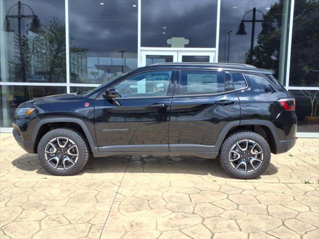 2025 Jeep Compass COMPASS TRAILHAWK 4X4