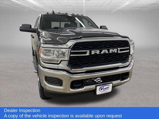 2022 RAM 3500 Tradesman Crew Cab 4x4 8 Box