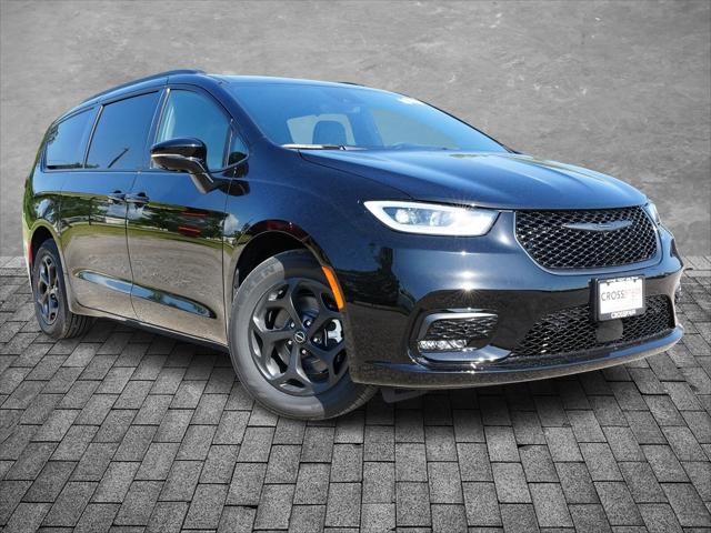 2025 Chrysler Pacifica Hybrid PACIFICA PLUG-IN HYBRID S APPEARANCE
