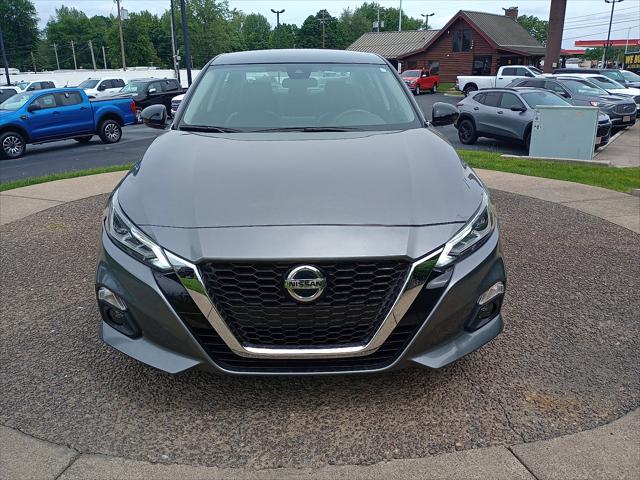 2022 Nissan Altima SR FWD