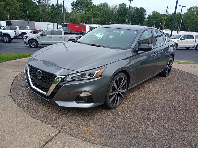2022 Nissan Altima SR FWD
