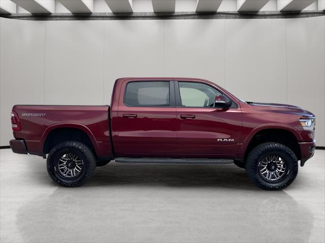 2020 RAM 1500 Laramie Crew Cab 4x4 57 Box