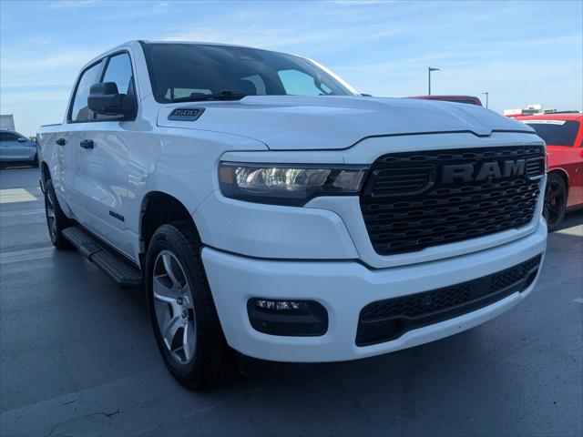 2025 RAM 1500 Tradesman Crew Cab 4x4 57 Box