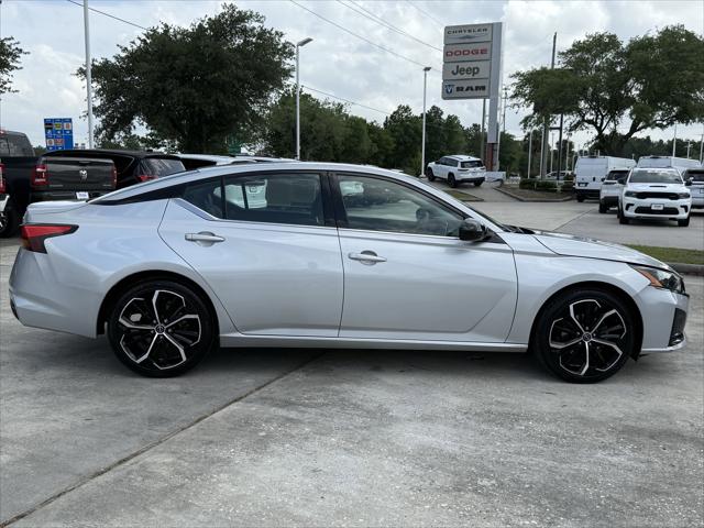 2023 Nissan Altima SR FWD