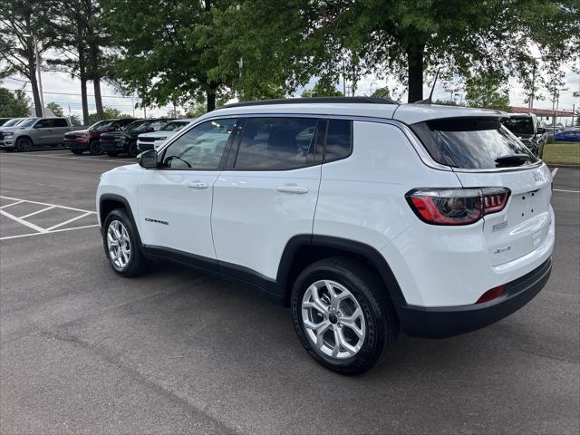 2025 Jeep Compass COMPASS LATITUDE 4X4