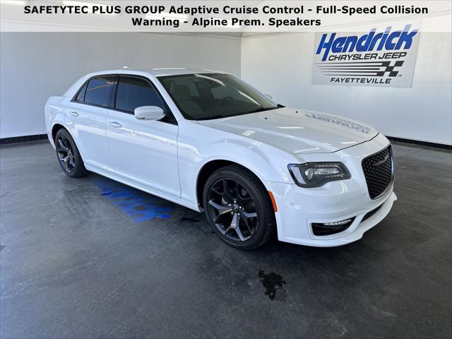 2022 Chrysler 300 Touring L