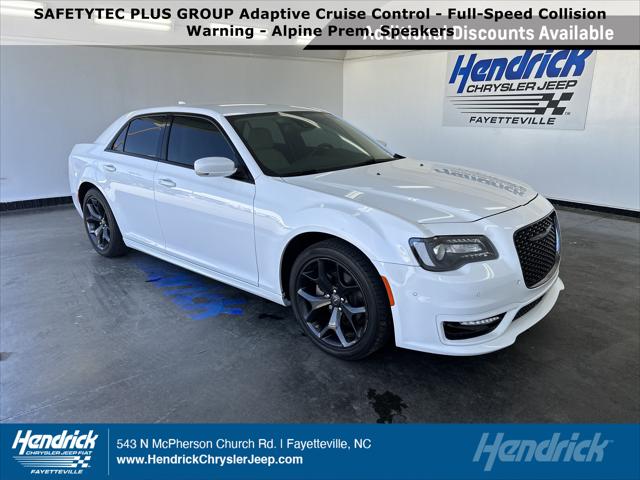 2022 Chrysler 300 Touring L