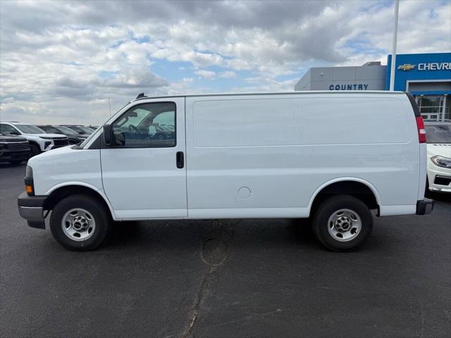 2022 GMC Savana Cargo RWD 2500 Regular Wheelbase Work Van