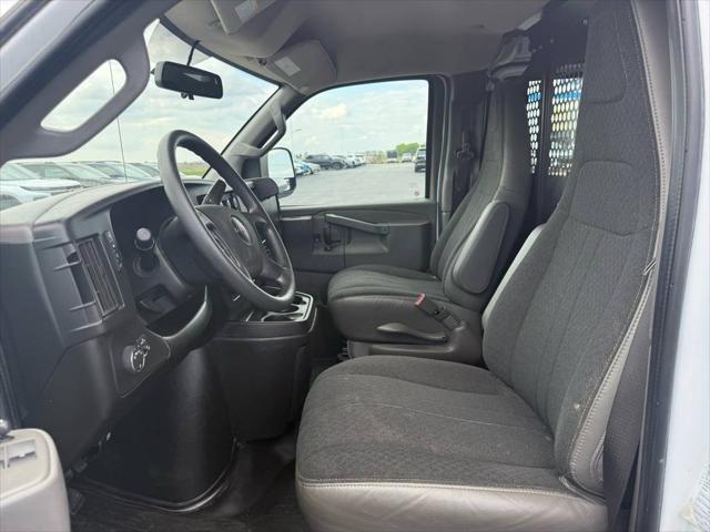 2022 GMC Savana Cargo RWD 2500 Regular Wheelbase Work Van