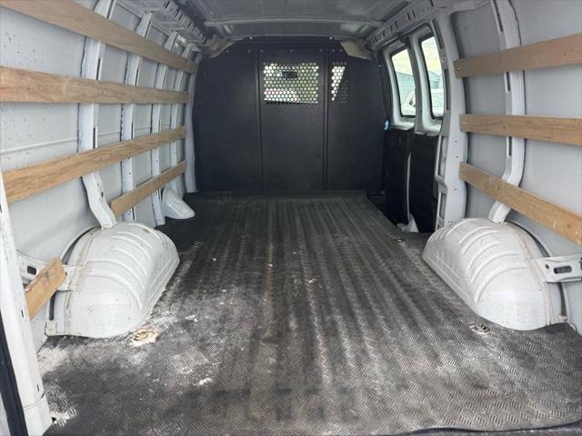 2022 GMC Savana Cargo RWD 2500 Regular Wheelbase Work Van
