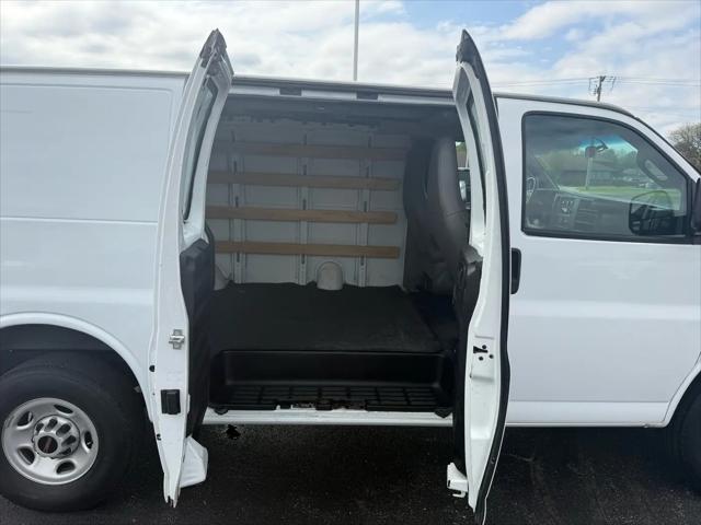 2022 GMC Savana Cargo RWD 2500 Regular Wheelbase Work Van