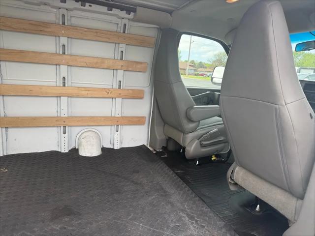 2022 GMC Savana Cargo RWD 2500 Regular Wheelbase Work Van